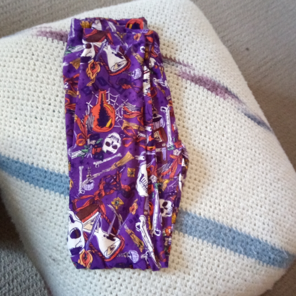 Lularoe Girl Halloween Skeleton Black Cat Witch Broom Dia de Los Muertos…
